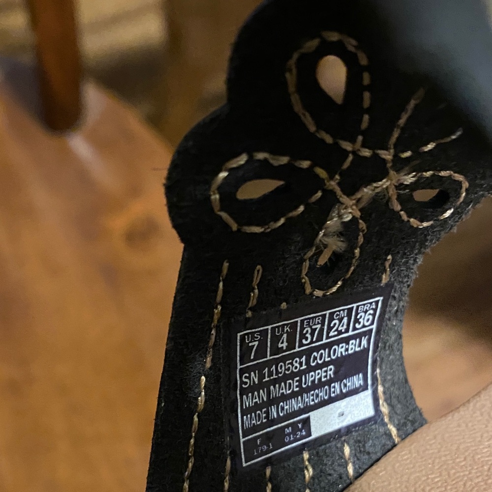Skechers Women's Black Floral Sandals - Picture 5 of 7